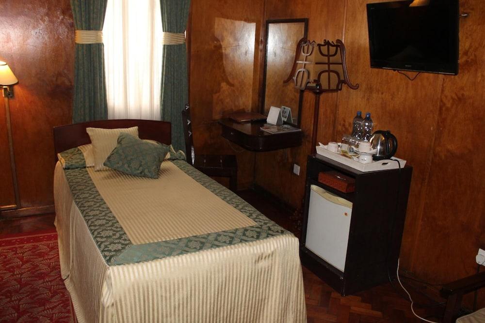 The Oakwood Hotel Nairobi Exterior foto
