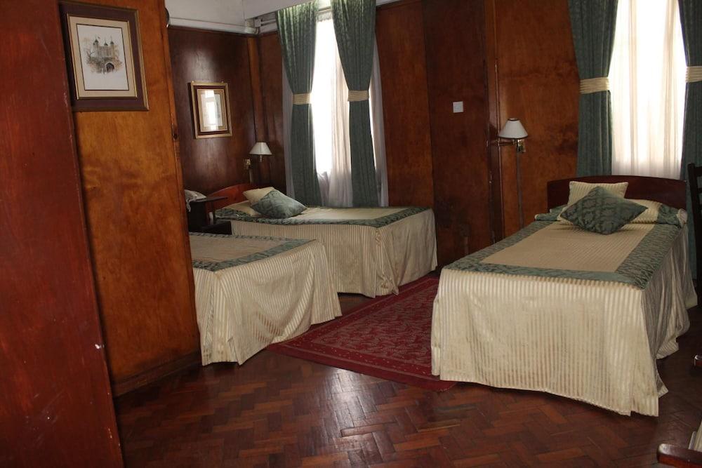 The Oakwood Hotel Nairobi Exterior foto