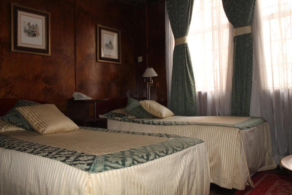 The Oakwood Hotel Nairobi Exterior foto