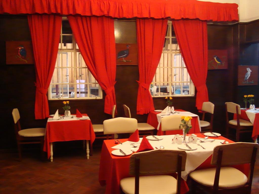 The Oakwood Hotel Nairobi Exterior foto